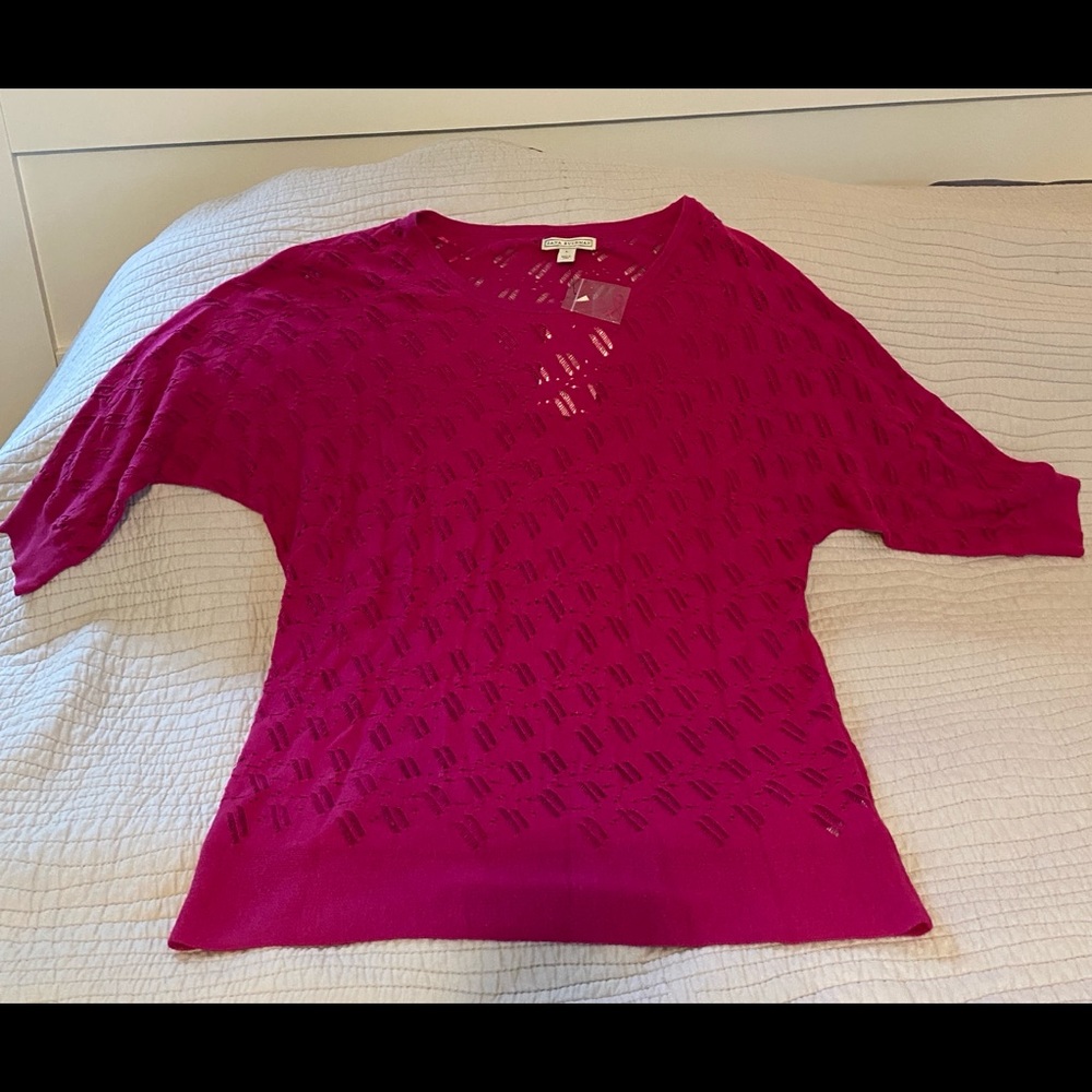 Sweater with 3/4 quarter length sleeve